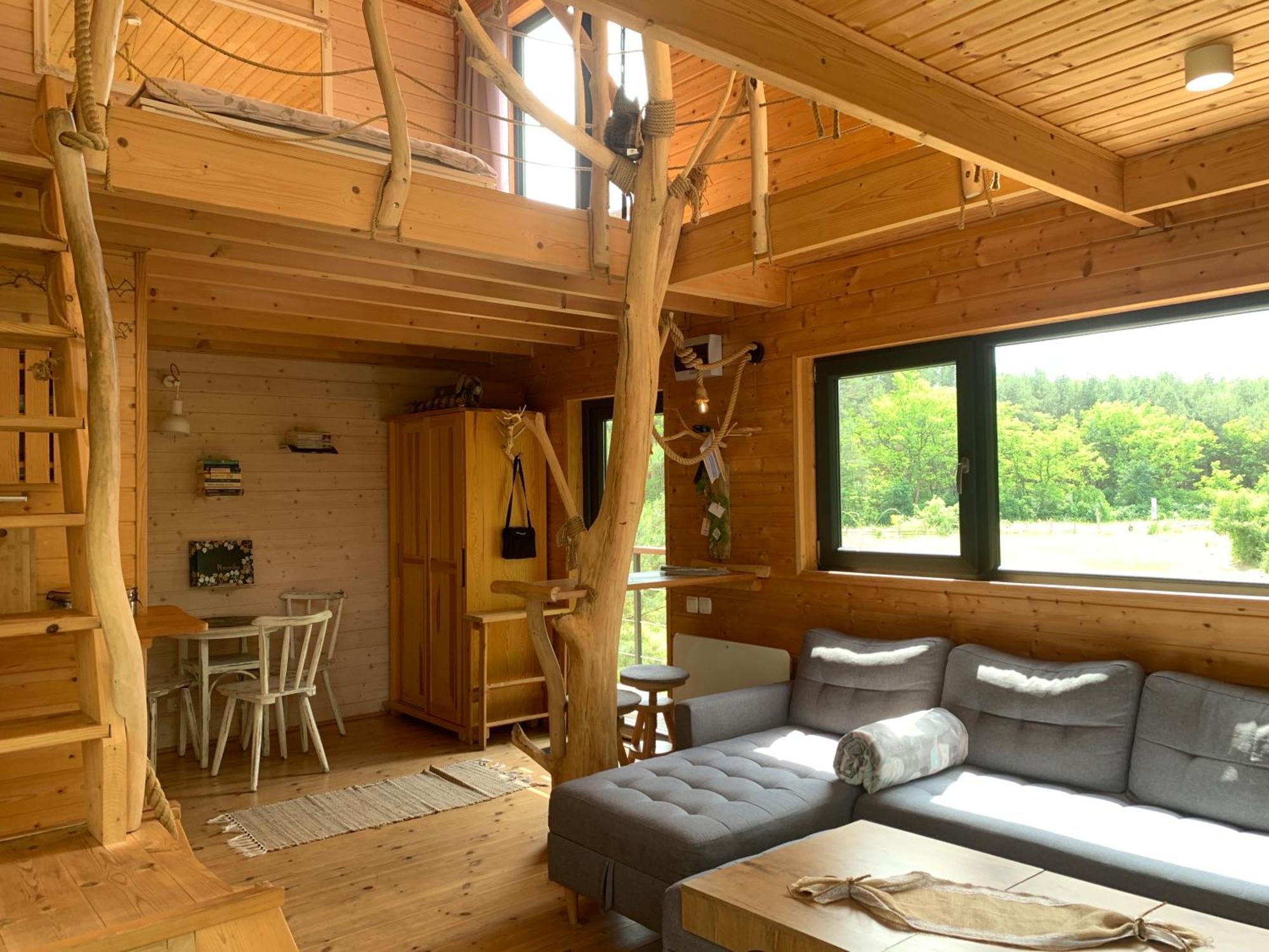 Domek Na Drzewie W Dolinie Uradu Exterior foto