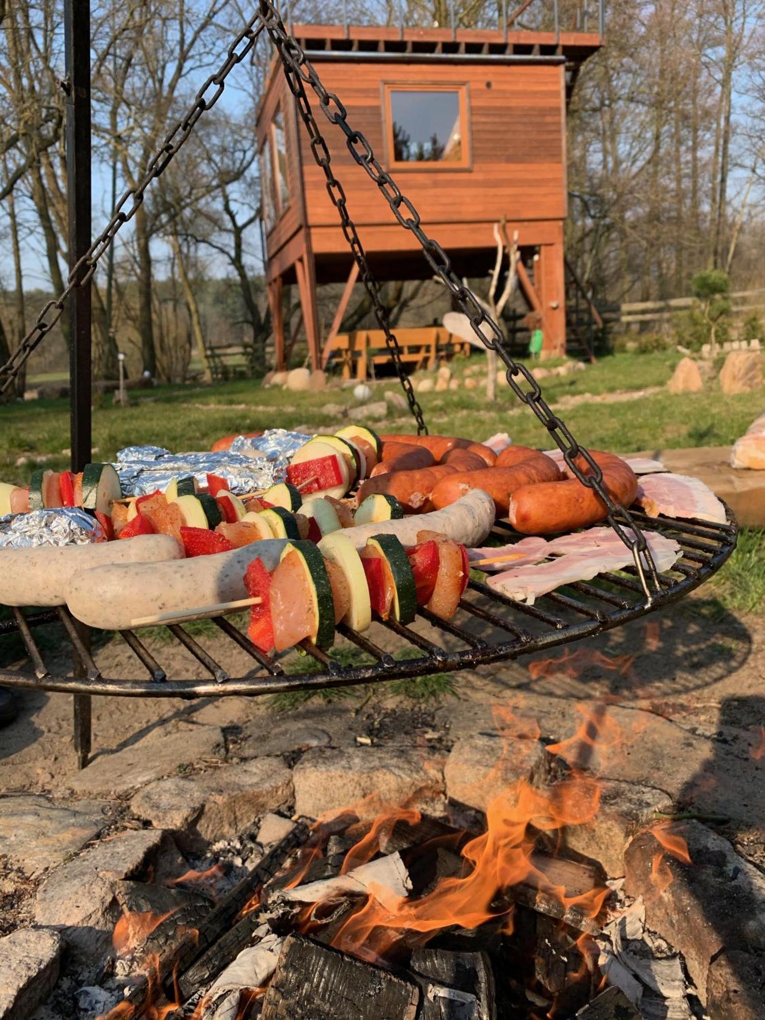 Domek Na Drzewie W Dolinie Uradu Exterior foto